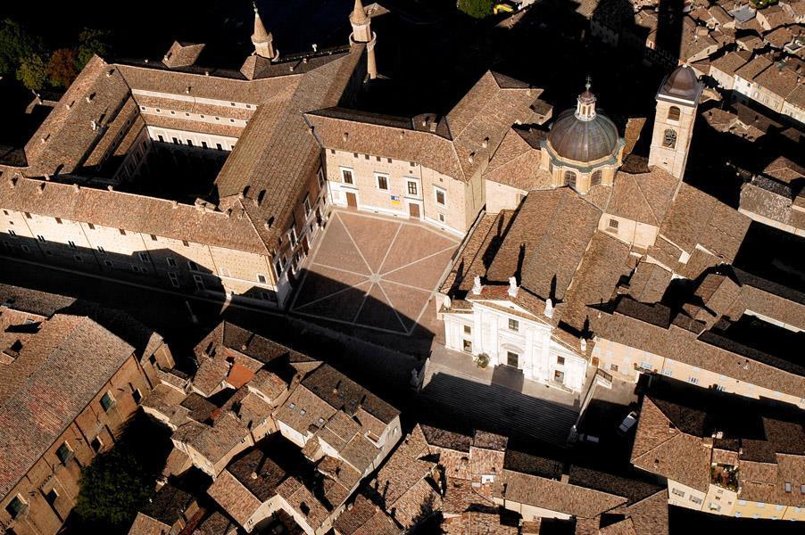 Guest House Domus Urbino Bagian luar foto